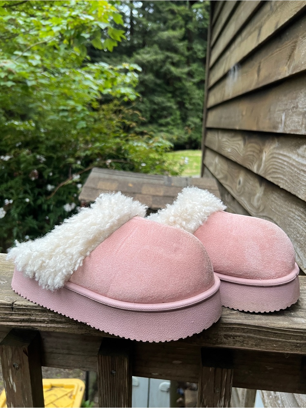 Cozy Pink Faux Shearling Platform Slippers EUC